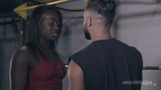 EU LEVEI O CARINHA PRO QUARTINHO NO FUNDO DA MINHA ACADEMIA E ELE ME DEU PROTEINA PURA DIRETO DA FONTE - FERNANDA CHOCOLATTE E OSCAR LUZ