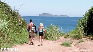 Nice anal threesome in the beach fucking a sexy blonde girl