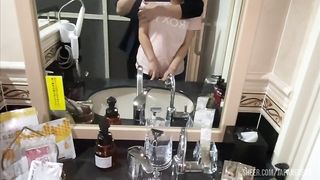 【素人】親友の彼氏と浮気SEXするイケナイ女子大◯生。ラ