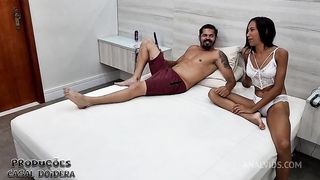 Bastidores da gravacao com a magrinha Yasmin Ribeiro levando muito no cu