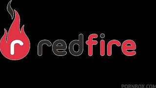 Novata Carolina Carioca estreou fodendo no pelo com pirocudo e fez anal!