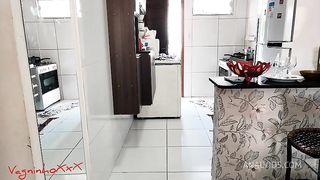 Vivi Capetinha aprendeu a fazer anal e ficou viciada em dar o cuzinho para seu sogro. 100% anal e creampie Vagninho e Vivi Capetinha