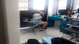 Venuslatina2 - se la chupo a un cliente que me espia