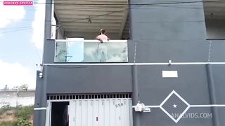 fiz sexo com meu chefe na varanda quando sua esposa saiu pro trabalho