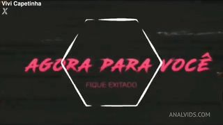 A comedia do porno, vivi capetinha fez os machos de escravo sexual.