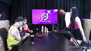 Negro beija duas mulheres cheias de tesao - Jefao Oficial e Karen Oliver (Casal Porra Loka)