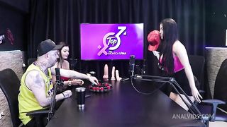 Negro beija duas mulheres cheias de tesao - Jefao Oficial e Karen Oliver (Casal Porra Loka)