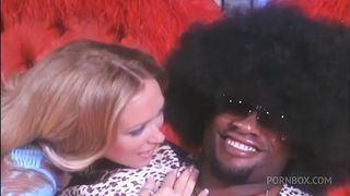 Tommi Rose Have Romantic Sex On A Heart Shaped Bed