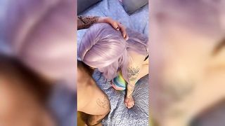 Hentai mujer juega duro con la polla del vecino - se la traga completa