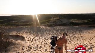 A GOSTOSA MAIS SAPECA ACARICIANDO SUA GRANDE BUCETA ROSADA NA PRAIA DO CAMPECHE FLORIANOPOLIS-SC / MELODY ANTUNES 1