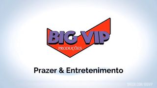 Saindinha com o amigo de trabalho .