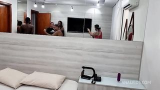 Bastidores da primeira vez no porno do casal Rafal e Jani com muito anal e bi feminino com Pricilla Diabinha
