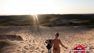 A GOSTOSA MAIS SAPECA ACARICIANDO SUA GRANDE BUCETA ROSADA NA PRAIA DO CAMPECHE FLORIANOPOLIS-SC / MELODY ANTUNES COMPLETO