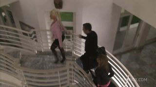 Candy Lee Gets A Massive Facial After Fucking A Well Hung Stud On The Couch