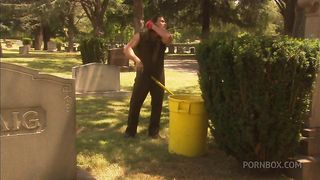 Naughty Couple Enjoys Historical Role Play And Fuck In An Enchanted Garden