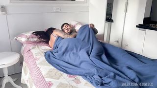 Priminha safada dormiu aqui em casa e levou pica ate estourar a calcinha