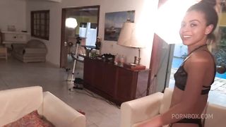 Striptease para tentar convencer nosso amigo a gostar de meninas, deu ruim
