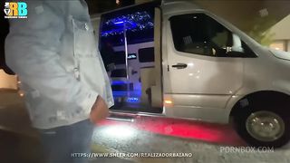 Realizador Baiano em SAO PAULO , putaria e diversao na limusine indo para casa de swing. Com casais exibindo putinha submissa, hotwife e amiga. amador orgia com brasileiras