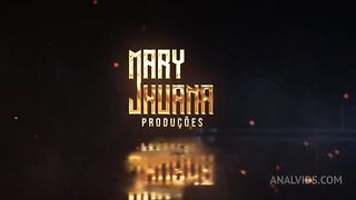 Bbw se exibe no banheiro da academia - Mary Jhuana