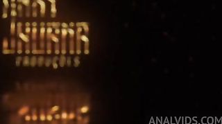 Bbw se exibe no banheiro da academia - Mary Jhuana