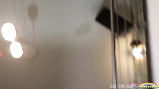 Dois dotados fodendo o cu da travesti