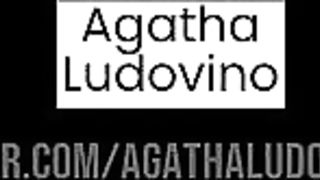 A amiga da minha filha anda me olhando muito