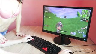 Stepsister Offers Anal Instead Of Fortnite Game