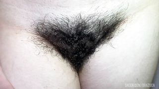 REFUGIADA PALESTINA CHEGA EM SAO PAULO BRAZIL, E JA CAI NA PUTARIA GRAVANDO PORNO MOSTRANDO A BUCETA PELUDA DELA