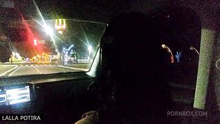 Chupei o Uber e dei a buceta no meio da rua, claro que o CORNO so ficou assistindo!!! Dessa vez foi dia de aprontar nas ruas do PARANA