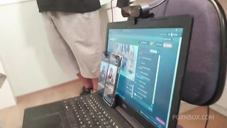 As meninas em chat e do nada vamos gravar a loira dando o cu