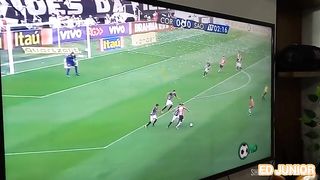 ED JUNIOR CHAMA UMA NOVINHA TOCEDORA DO CORINTHIANS PARA ASSISTIR AO JOGO MAS ELA QUERIA ERA FUDER SEM CAMISINHA