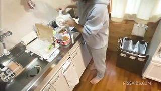 《彼女とお家デート》「もっと奥まで入れて…」と懇願する彼女に腰を沢山振りました。