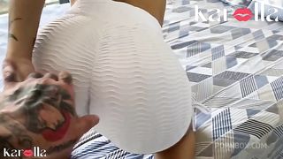 Puxei ele pro quarto e fiz ele me foder gostoso! Quem resiste a minha bunda assim?