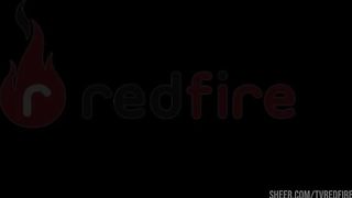 Novinha espertinha Kelly Oliveira liberou o cuzinho para o seguranca pelo seu silencio