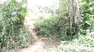 Laundry in the backwater. Samantha is surprised by her neighbor washing the clothes and him washing next to him with his big cock stretched out as usual. There followed a steamy public fuck at the riv