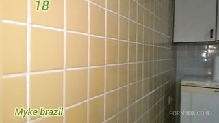 Covidei Nicole romanoff para faser um faxina na minha casa e faser almoco e ali mesmo na conzinha agente transou.bem gostoso