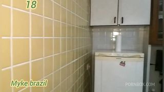 Covidei Nicole romanoff para faser um faxina na minha casa e faser almoco e ali mesmo na conzinha agente transou.bem gostoso