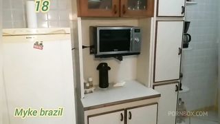 Covidei Nicole romanoff para faser um faxina na minha casa e faser almoco e ali mesmo na conzinha agente transou.bem gostoso