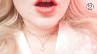 Sexiest curvy girl body tour (lips, tits, pussy)