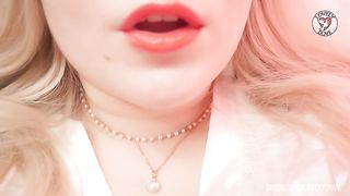 Sexiest curvy girl body tour (lips, tits, pussy)