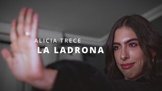 EL ROBO DE LA ESMERALDA // SE FOLLAN A LA LADRONA ALICIA TRECE SOBRE LAS ESCALERAS