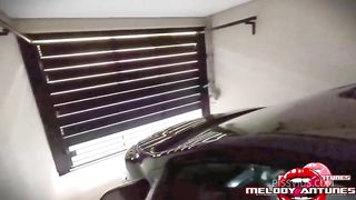 A Loirinha Melody Antunes dessa vez libera geral, leva rola na bucetinha, faz anal com o dotado, que enche seu cuzinho de porra! COMPLETO
