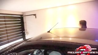 A Loirinha Melody Antunes dessa vez libera geral, leva rola na bucetinha, faz anal com o dotado, que enche seu cuzinho de porra! COMPLETO