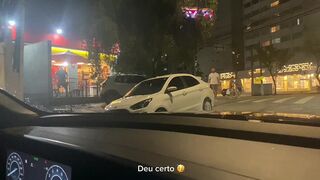 PUTA SAFADA PEDIU PARA O MARIDO CORNO SAIR PELAS RUAS DE SAO PAULO PARA PROCURAR UM DESCONHECIDO PARA FODER SUA BOCETINHA ROSINHA E ENCONTRARAM