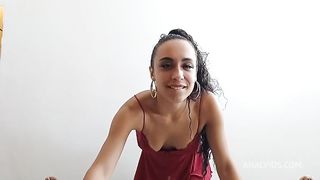Mad Dog visitou a magrinha Priscila Belini em sua casa, e arrombou o cu dela.
