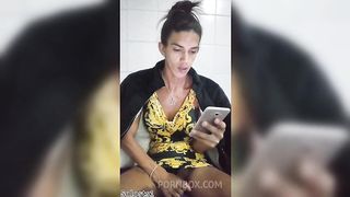Gozando no meu quarto, muito bom