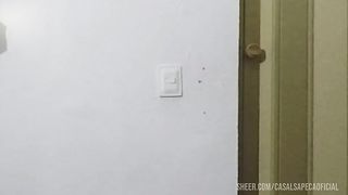 Novinho ataca novamente comendo meu cuzinho com forca e me fazendo gozar
