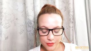 DOTADO CONVIDA UNIVERSITARIA PARA SUA CASA FODE O CU E MIJA NA BOCA DA PUTA