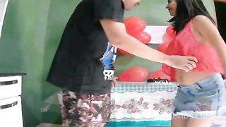 A novinha fez aniversario e me surpreendeu com sexo anal e boquete