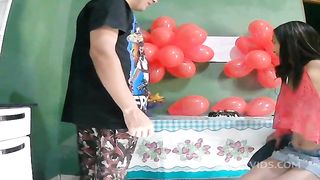 A novinha fez aniversario e me surpreendeu com sexo anal e boquete